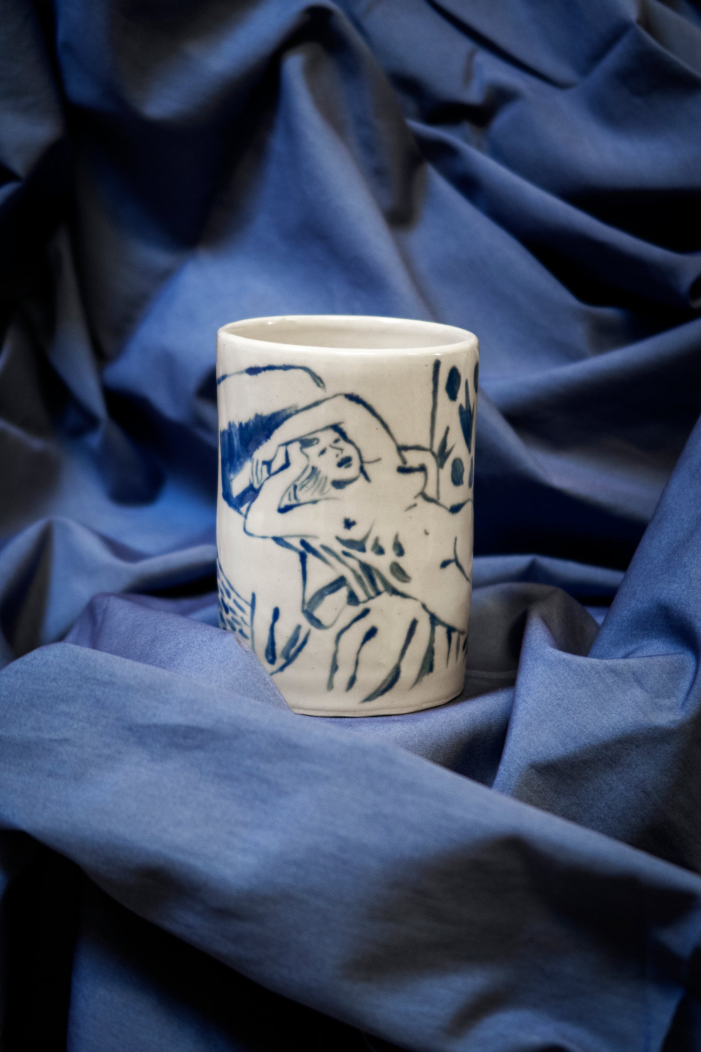 Gobelet femme nue 03
